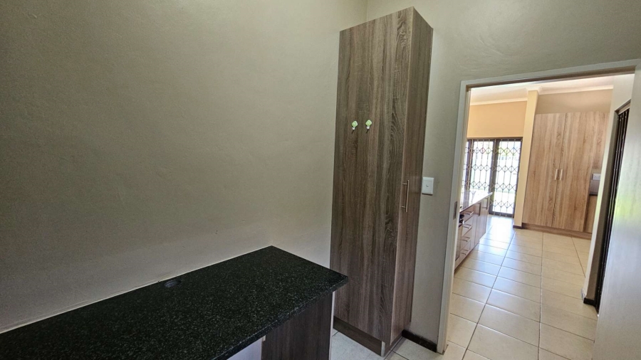 To Let 3 Bedroom Property for Rent in Melodie North West